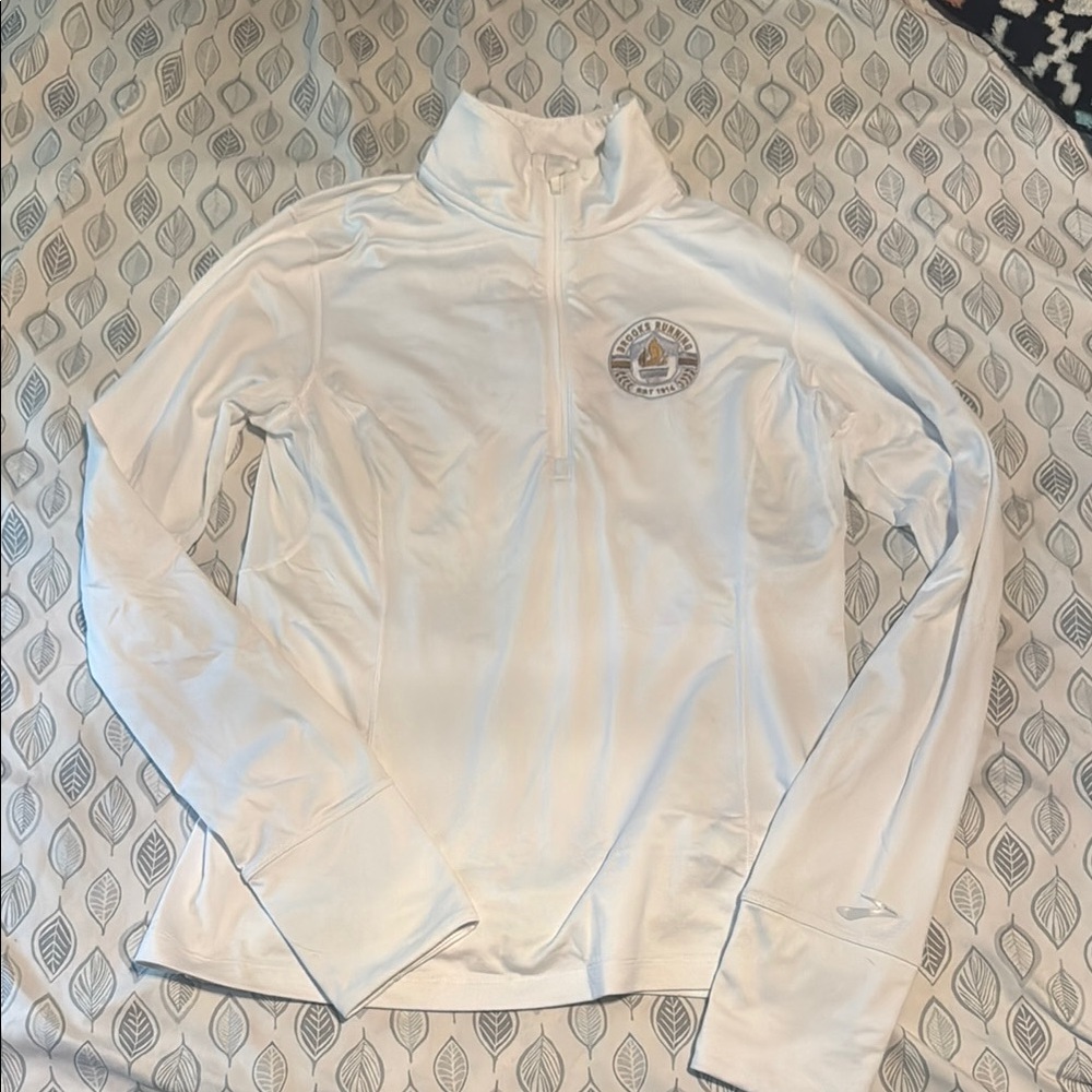 Brooks White Team Pullover